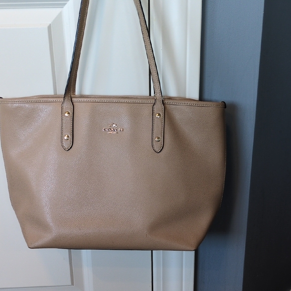 Coach Beige Leather Tote Bag - Picture 1 of 8